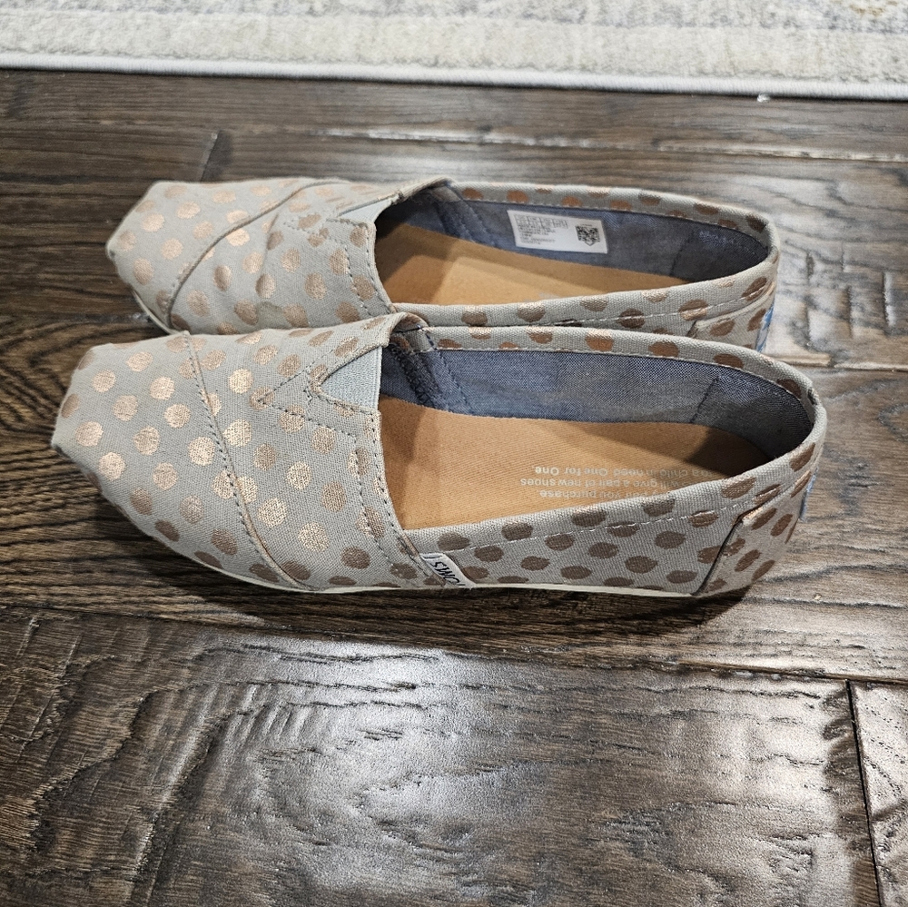 Tom's Slip On Shoes, Size 5.5 , Good Condition